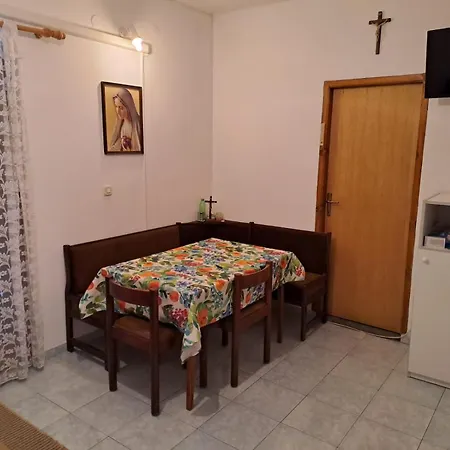 Emanuel Apartment *
